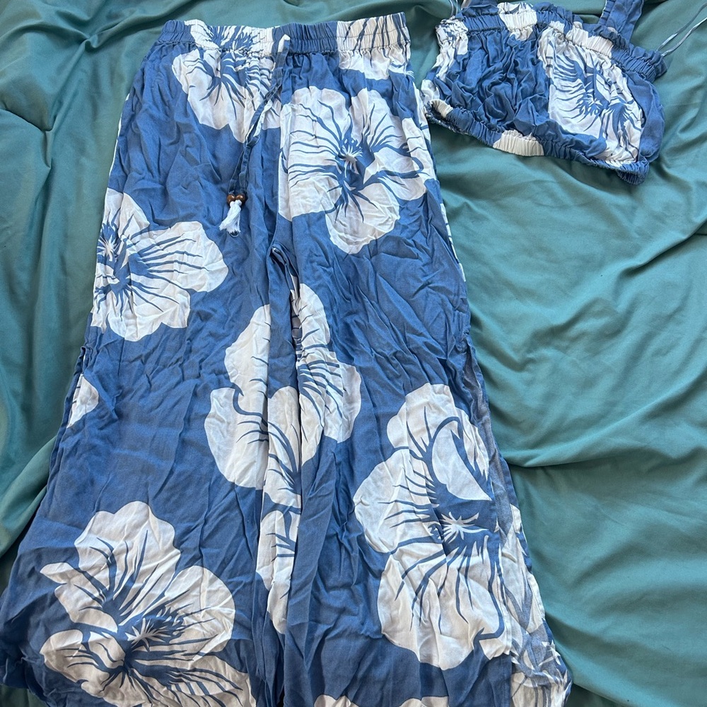 Blue and White Floral Women's Pant Set